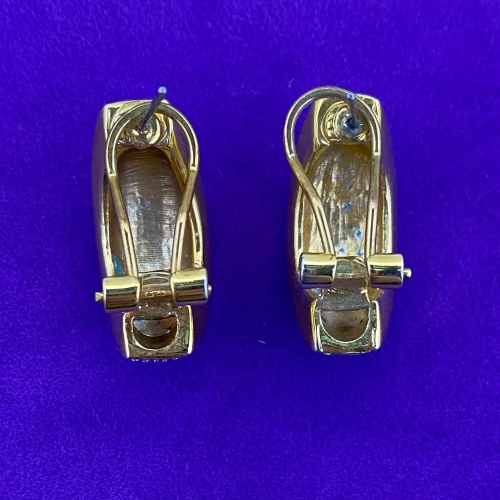 💛 Classic Gold Plated Crystal Pavé "S" Curve Hoop Earrings | Golden Radiance - Picture 4 of 5